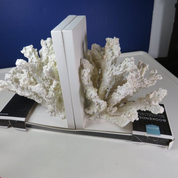 White Faux Coral Bookends from Target 2012 Nautical, lots of texture - Picture 1 of 12